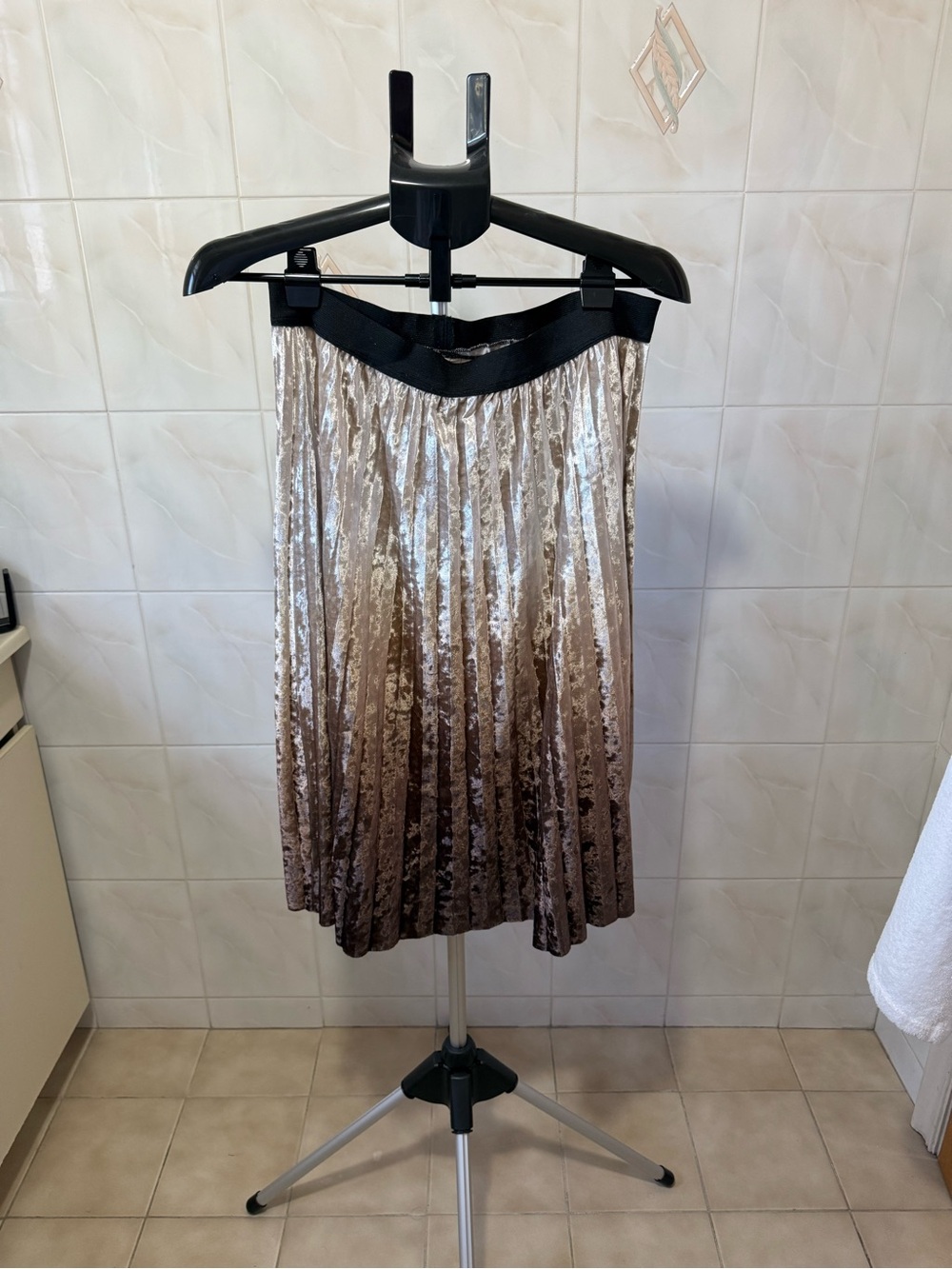 Crushed Velvet Pleated Midi Skirt  with Black Waistband